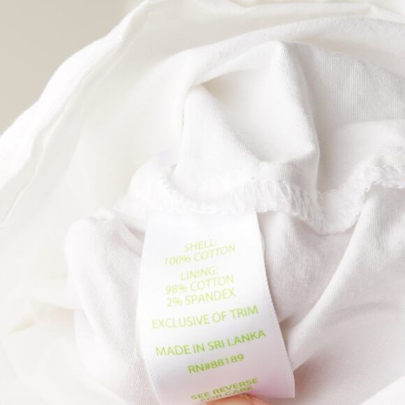 Lilly Pulitzer 100% Cotton Scallop Hem Skort Textured White Gold Button Preppy - Picture 9 of 9